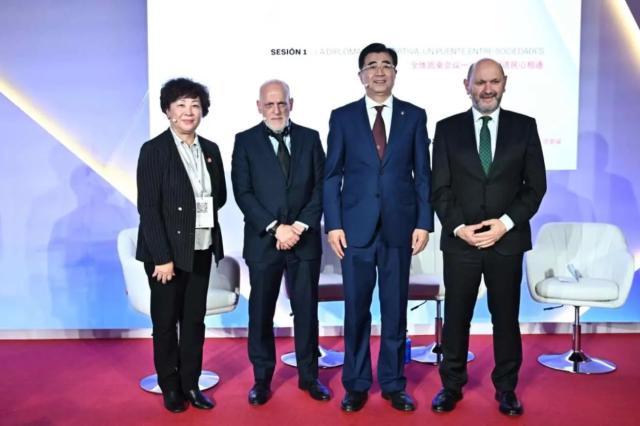 bob半岛体育-高端对话！中西足球合作升级 新三年计划瞄准4领域